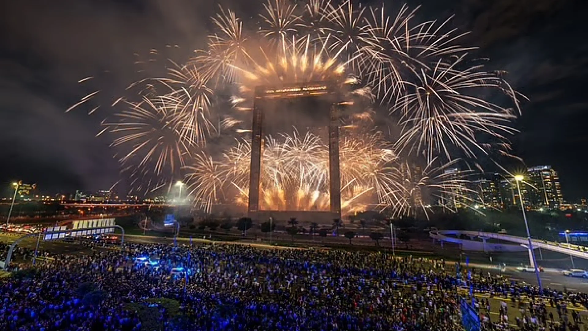 Silvester 2025/26 in Dubai: Burj Khalifa, Feuerwerk & Drohnen | Die Geissens Real Estate | Luxus Immobilien mit Carmen und Robert Geiss – Die Geissens in Dubai